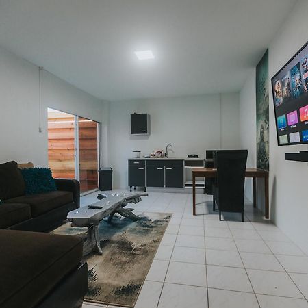 Buddha Studios Aruba 팜비치 외부 사진