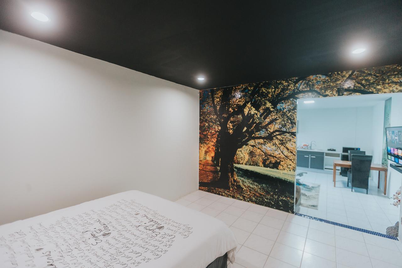 Buddha Studios Aruba 팜비치 외부 사진